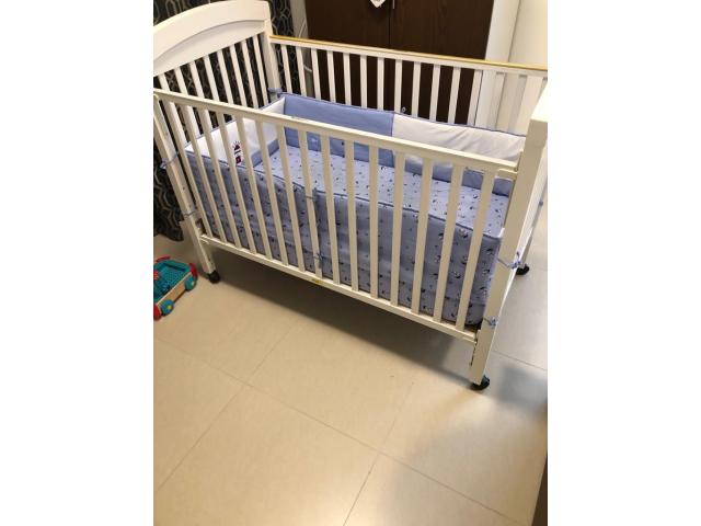 Baby bed with mattress and bamper - 1