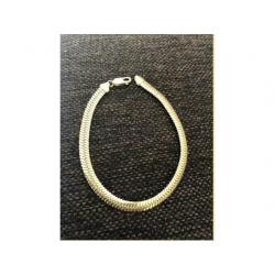 18 karat gold cobra chain bracelet